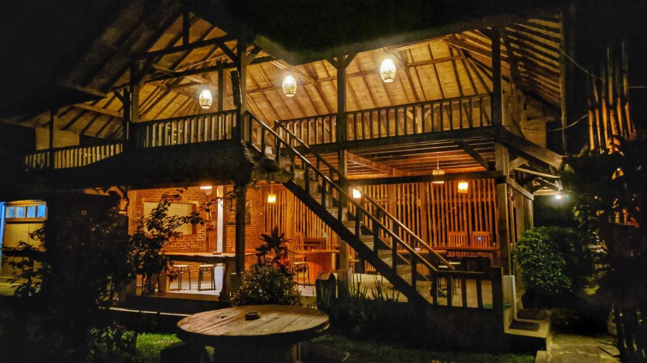 Peraja Bungalows Loyok Sangyang Εξωτερικό φωτογραφία