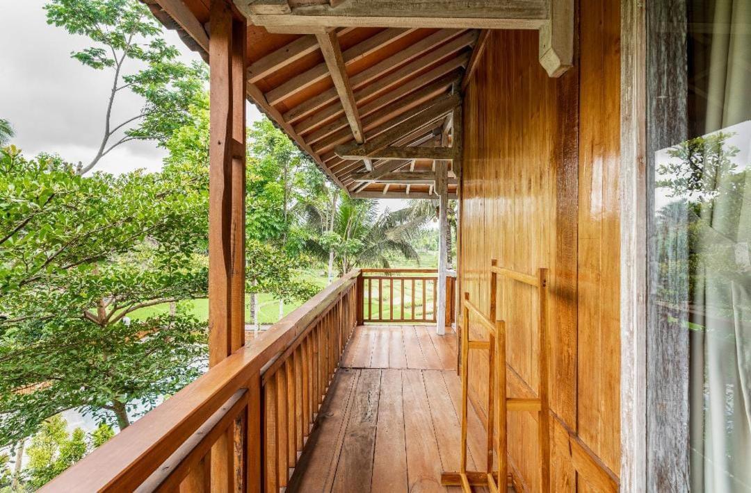 Peraja Bungalows Loyok Sangyang Εξωτερικό φωτογραφία