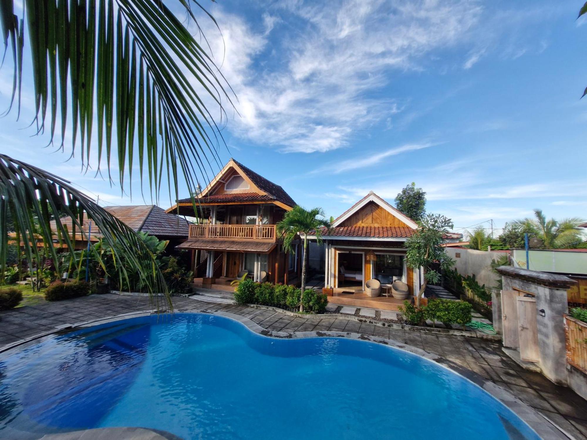 Peraja Bungalows Loyok Sangyang Δωμάτιο φωτογραφία